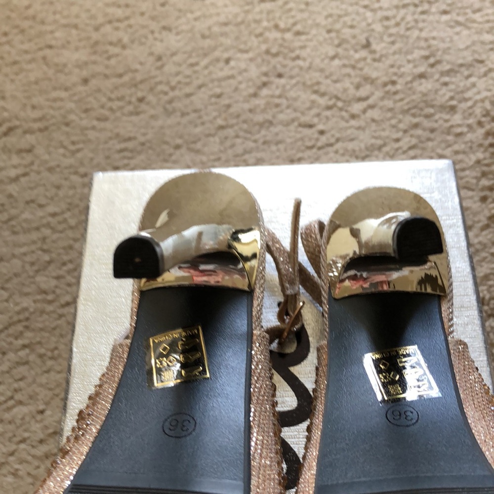 Heels - Picture 8 of 10